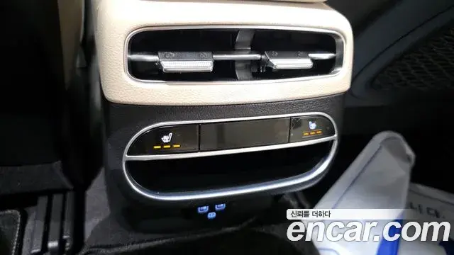 Genesis GV70 2023 — Photo 17/20