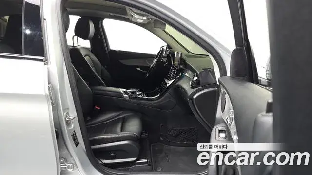 Mercedes-Benz GLC-Class 2019 — ფოტო 13/20