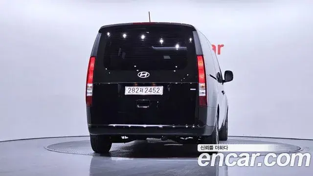 Hyundai Staria 2024 — Фото 4/20