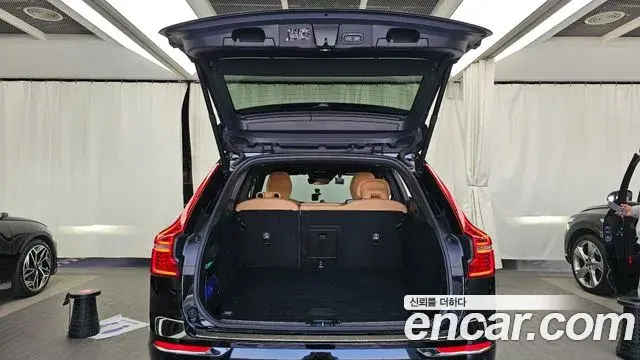Volvo XC60 2021 — ფოტო 6/20