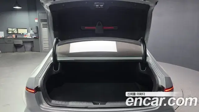 Hyundai Grandeur Hybrid 2024 — Photo 6/20