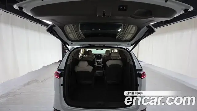 Kia Carnival 2021 — Фото 20/20