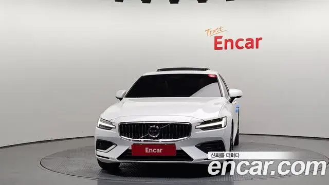 Volvo S60 2020 — Photo 3/20