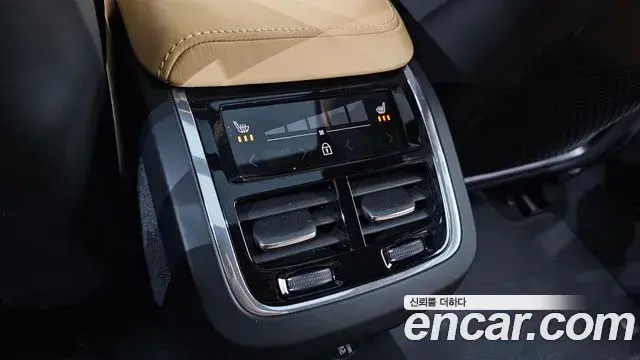 Volvo S60 2020 — Photo 2/20