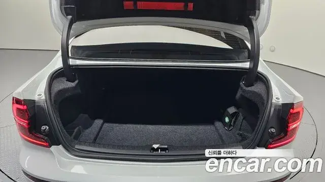 Volvo S60 2020 — Photo 4/20