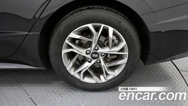 Hyundai Sonata Hybrid 2021 — Photo 12/20