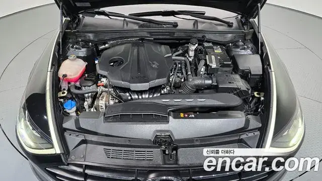 Hyundai Sonata Hybrid 2021 — Photo 18/20