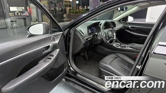 Hyundai Sonata Hybrid 2021 — Photo 5/20