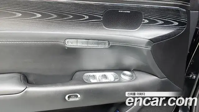 Genesis G90 2022 — ფოტო 2/20