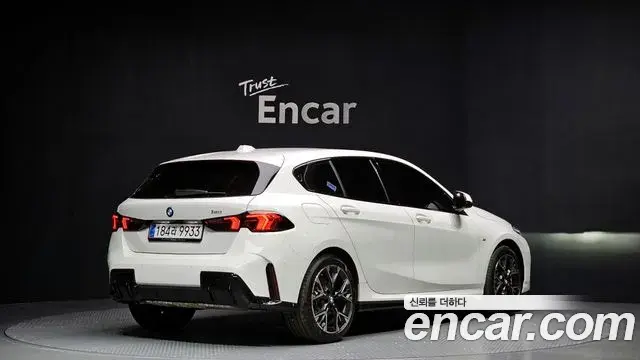 BMW 1 Series 2025 — Photo 9/20