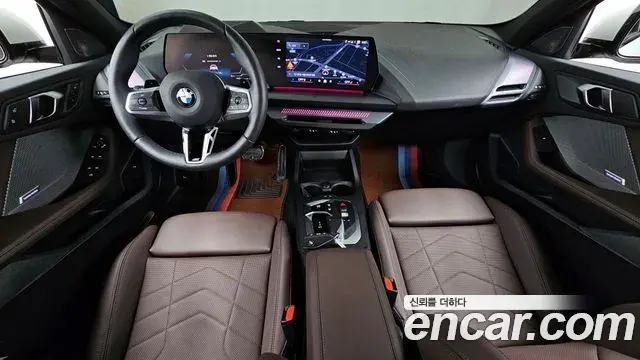 BMW 1 Series 2025 — Photo 16/20