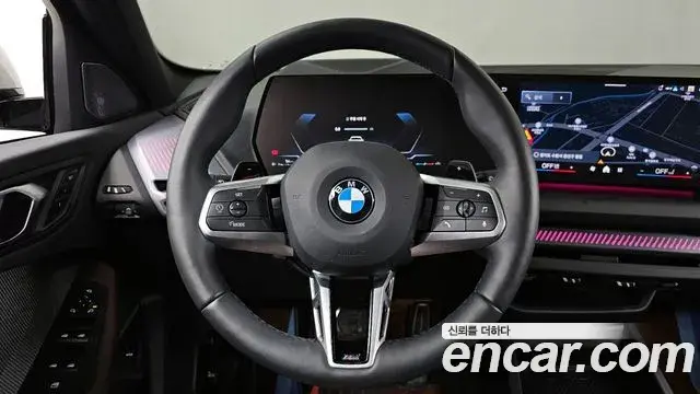 BMW 1 Series 2025 — Photo 12/20
