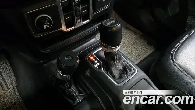 Jeep Wrangler 2021 — Фото 9/20