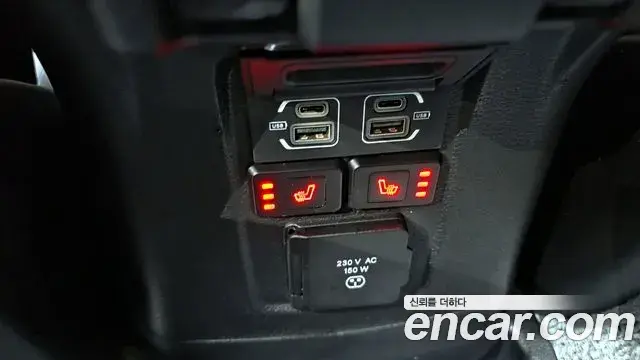 Jeep Wrangler 2021 — Фото 18/20