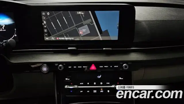 Kia Carnival 2021 — Фото 14/20