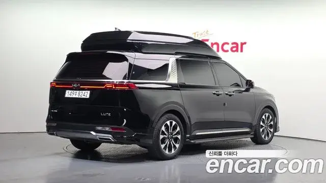 Kia Carnival 2023 — Фото 1/20