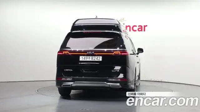 Kia Carnival 2023 — Фото 3/20