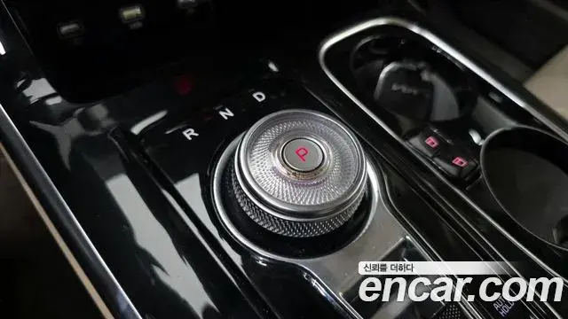 Kia Carnival 2023 — Фото 8/20