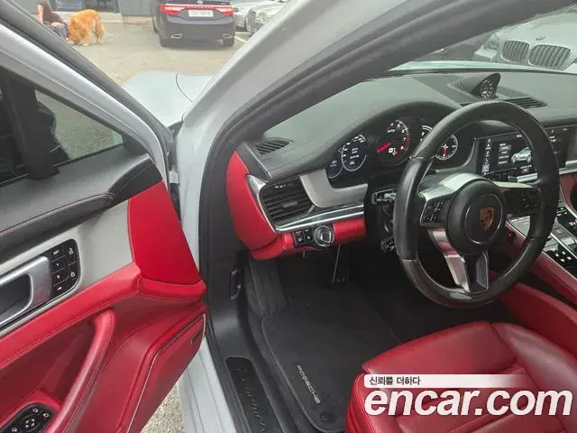 Porsche Panamera 2020 — Photo 12/20