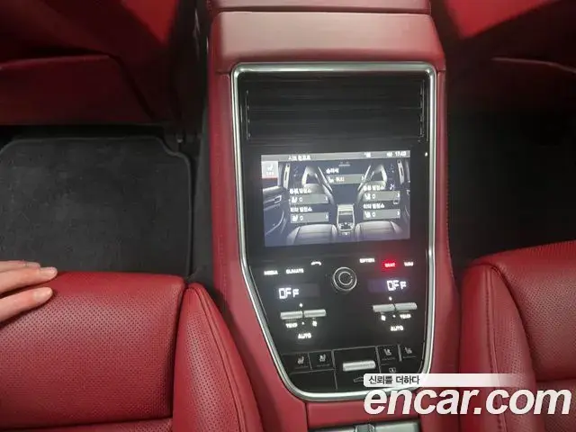 Porsche Panamera 2020 — Photo 7/20