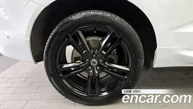 Volvo XC60 2020 — ფოტო 7/20