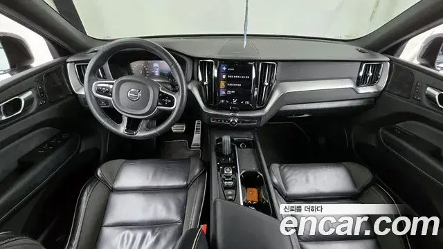 Volvo XC60 2020 — ფოტო 10/20