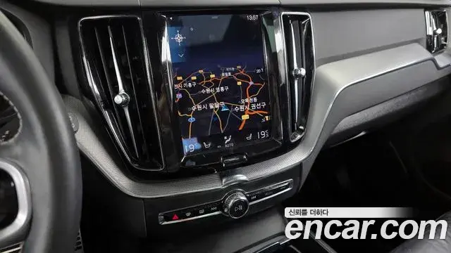 Volvo XC60 2020 — ფოტო 5/20