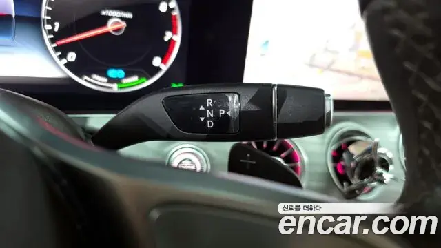 Mercedes-Benz CLS-Class 2020 — Photo 10/20