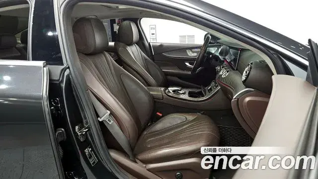 Mercedes-Benz CLS-Class 2020 — Photo 2/20