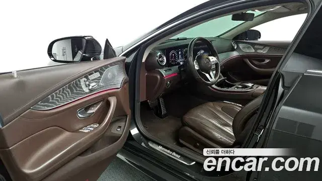 Mercedes-Benz CLS-Class 2020 — Photo 15/20