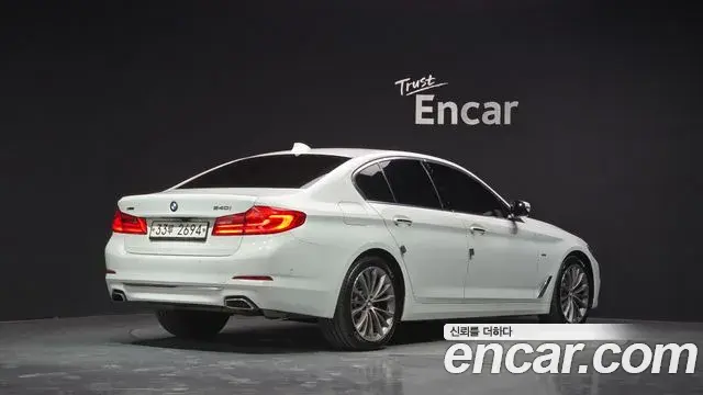 BMW 5 Series 2018 — Photo 18/20