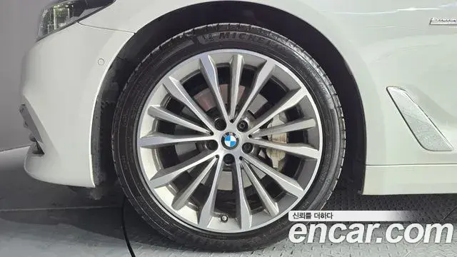 BMW 5 Series 2018 — Photo 4/20
