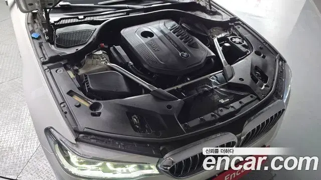 BMW 5 Series 2018 — Photo 13/20