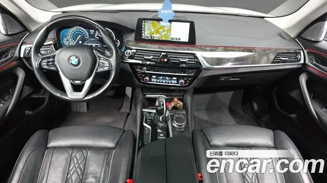 BMW 5 Series 2018 — Photo 7/20