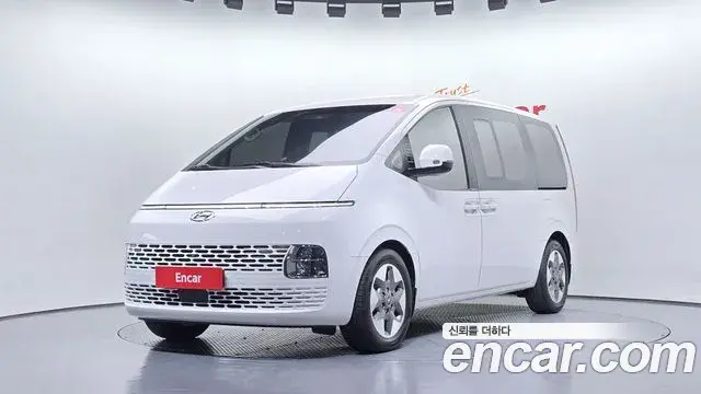 Hyundai Staria 2022 — Фото 1/20