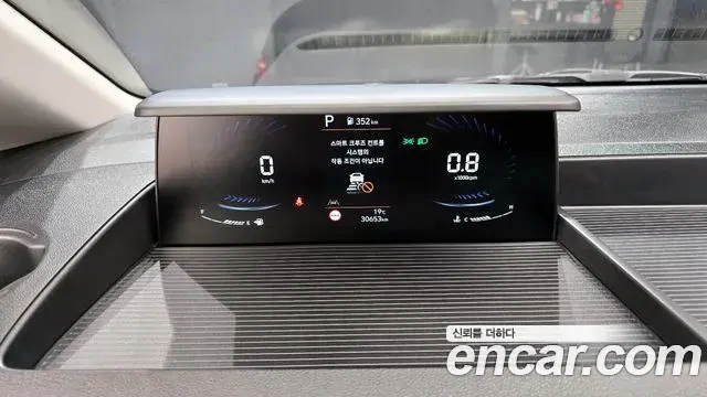 Hyundai Staria 2022 — Фото 8/20