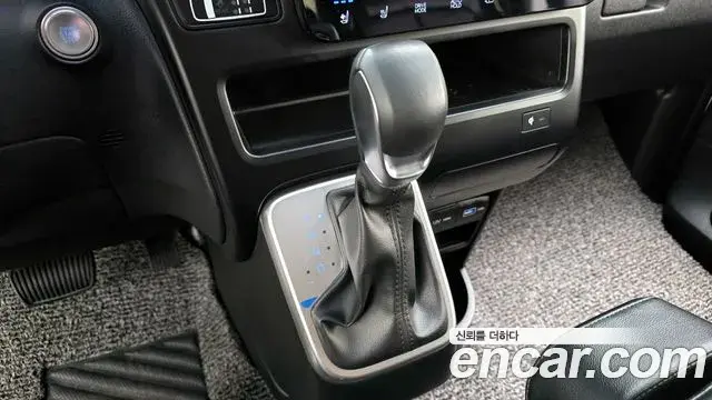 Hyundai Staria 2022 — Фото 9/20