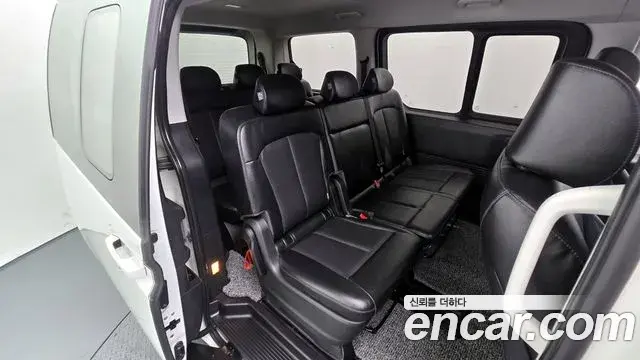Hyundai Staria 2022 — Фото 12/20
