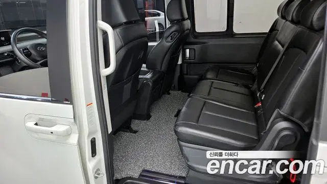 Hyundai Staria 2022 — Фото 13/20
