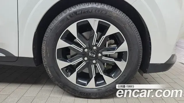 Kia Carnival 2021 — Şəkil 16/20