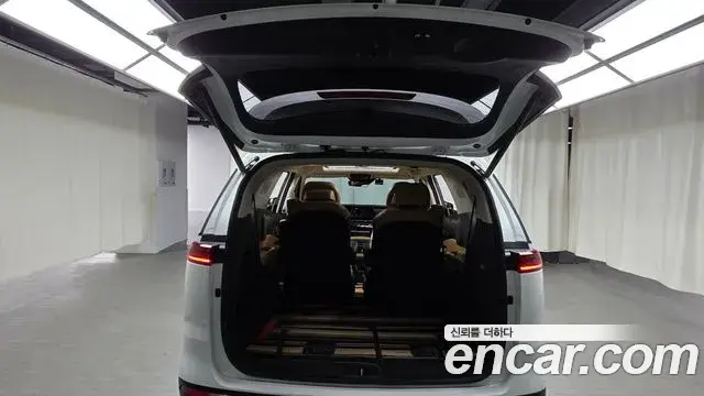 Kia Carnival 2021 — Şəkil 19/20