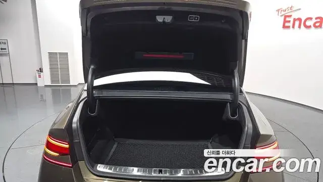 Genesis G90 2022 — ფოტო 7/20