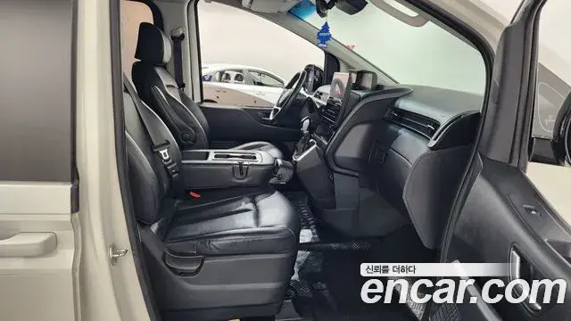 Hyundai Staria 2022 — Фото 11/20