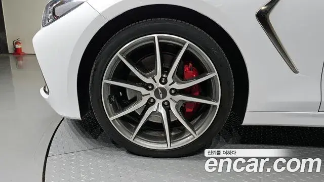 Genesis G70 2019 — Photo 10/20