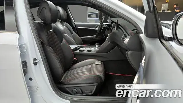 Genesis G70 2019 — Photo 8/20