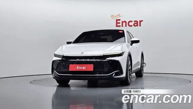 Toyota Crown Crossover 2024 — Photo 11/20