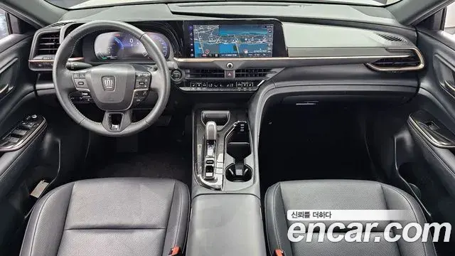 Toyota Crown Crossover 2024 — Photo 15/20