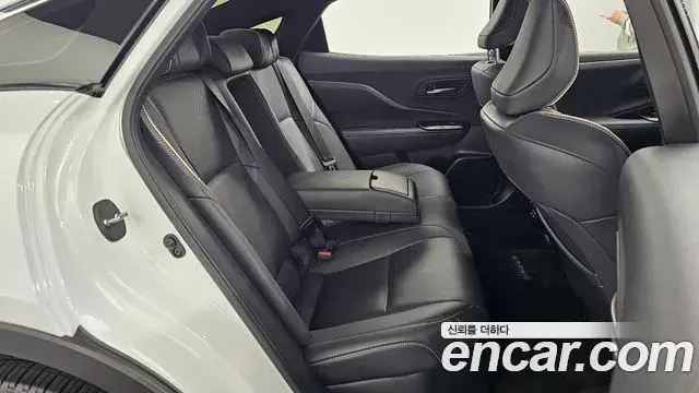 Toyota Crown Crossover 2024 — Photo 14/20