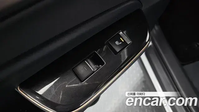 Toyota Crown Crossover 2024 — Photo 6/20