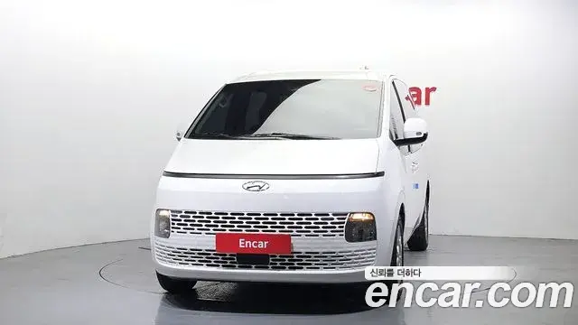 Hyundai Staria 2022 — Photo 6/20